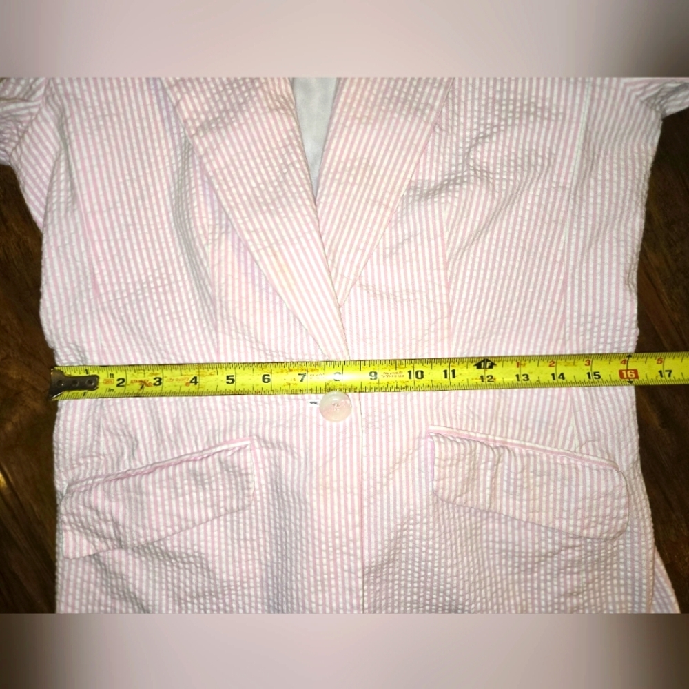 Bloomingdale's Women's Pink Pinestripe Seersucker Blazer Size 6 - Picture 9 of 11